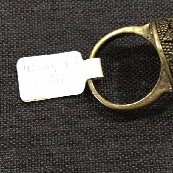 Ring - Picture 3 of 5